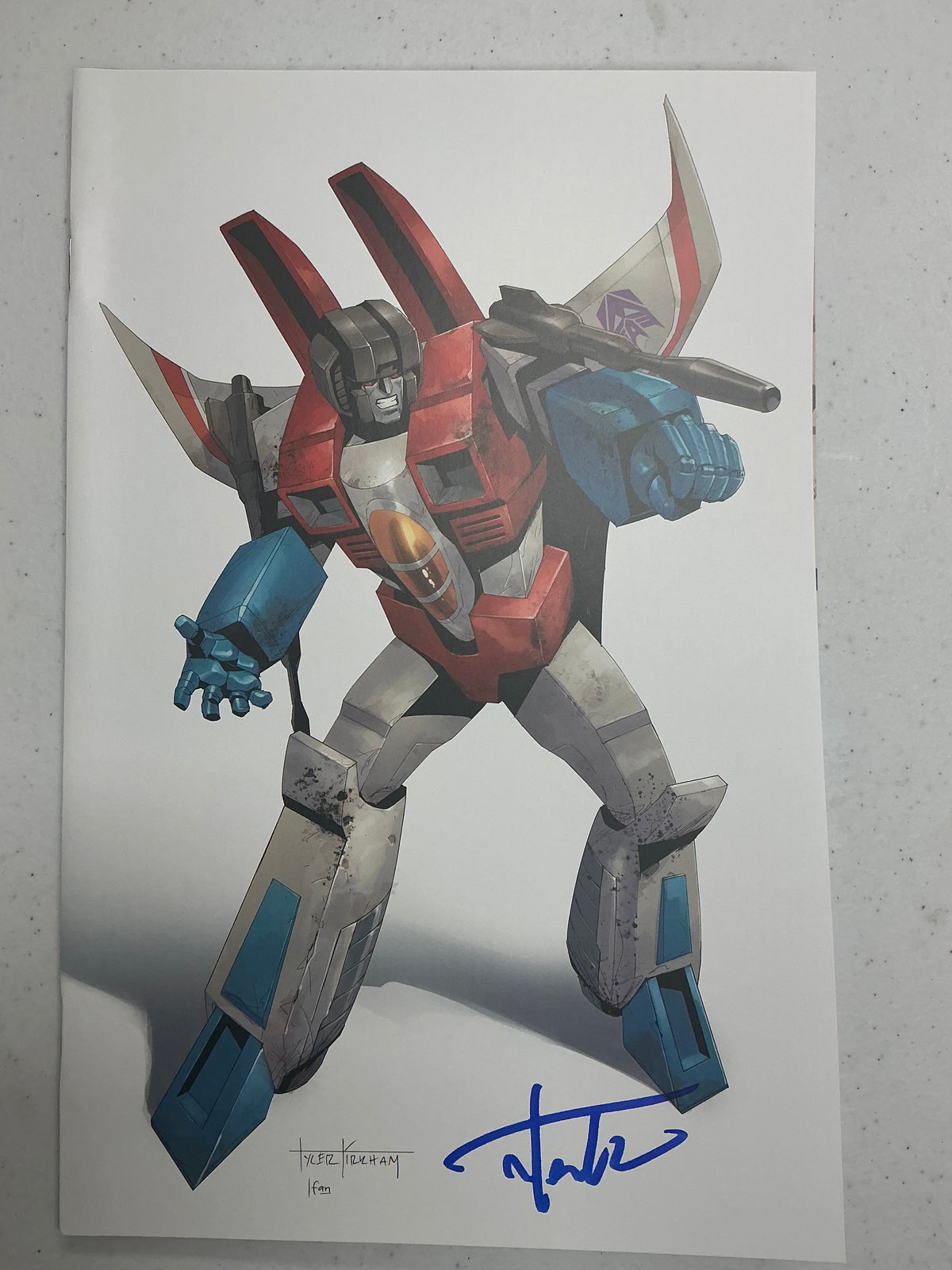 Transformers #18 Tyler Kirkham virgin variant, photo of signed copy
