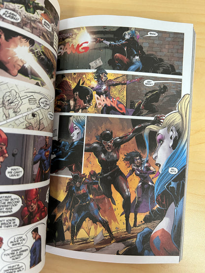 DCeased (Compact Edition) | Epic Zombie Apocalypse Comic