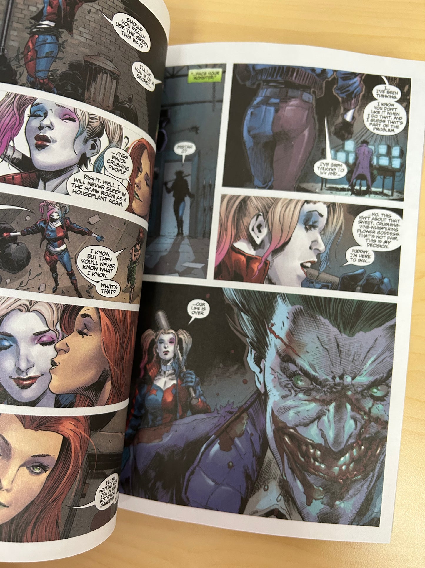 DCeased (Compact Edition) | Epic Zombie Apocalypse Comic