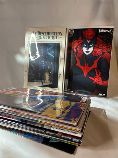 🔥 Mystery Comic Book Bundle – 10 First Issues (Grab Yours Before They're Gone!)