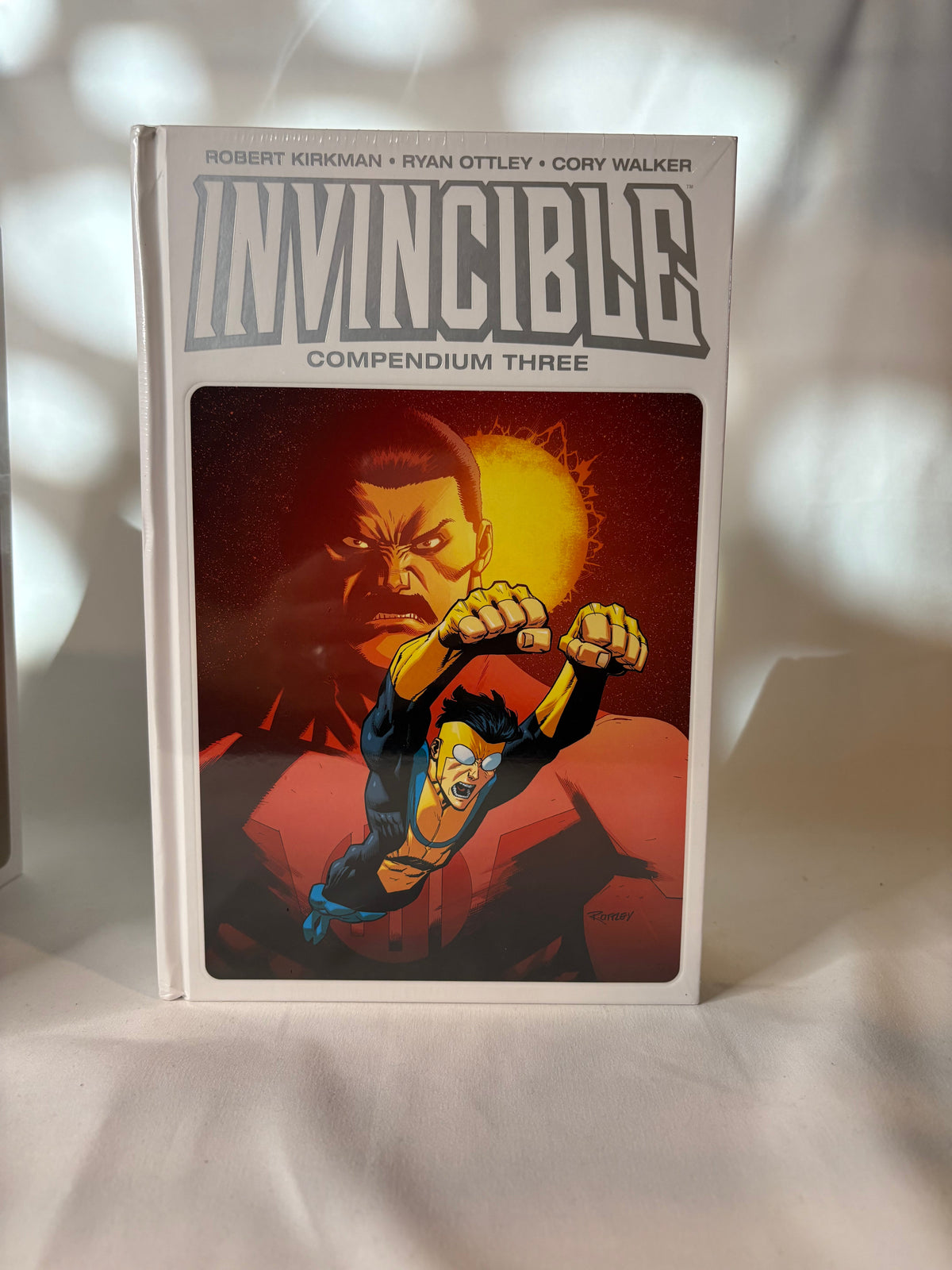 Invincible compendium volume collection Robert Kirkman Ryan Ottley art