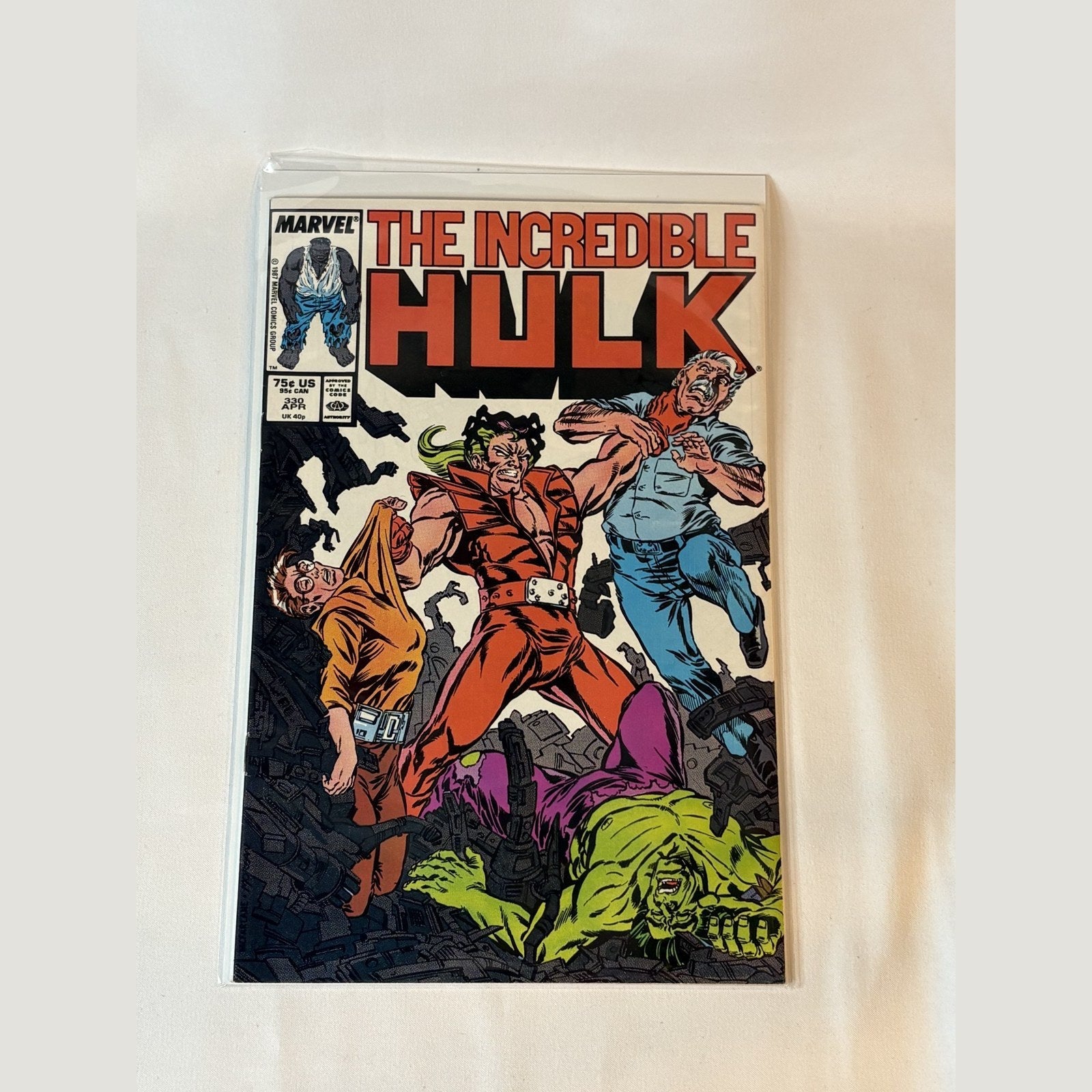 Incredible Hulk #330 (1987) comic book front cover, first Todd McFarlane Hulk art