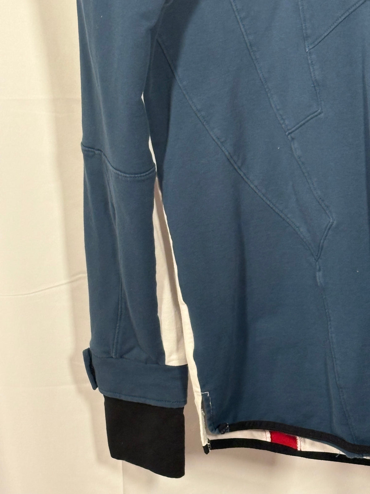 SuperX hoodie cuff detail